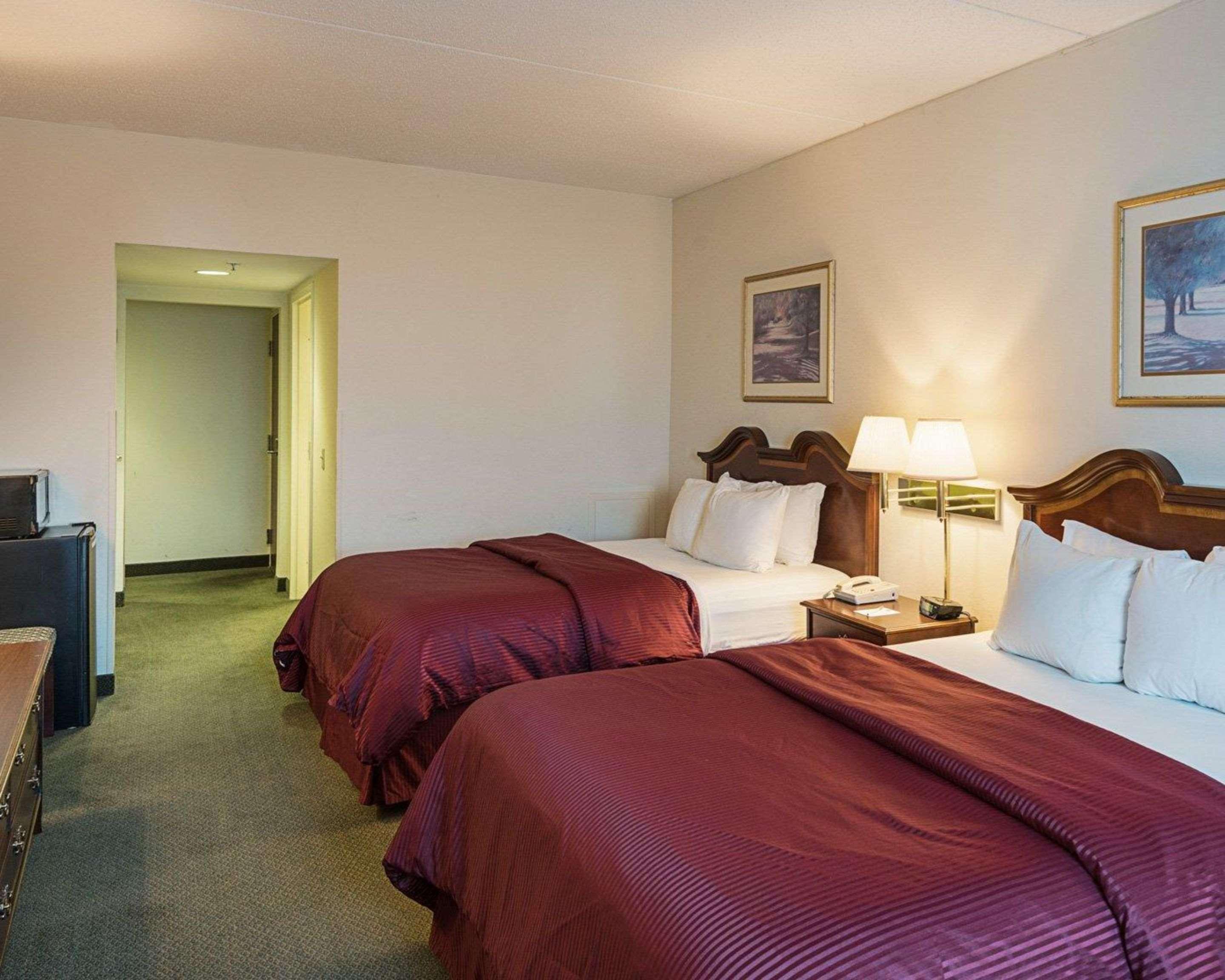 Clarion Hotel & Conference Center Shepherdstown Exterior photo