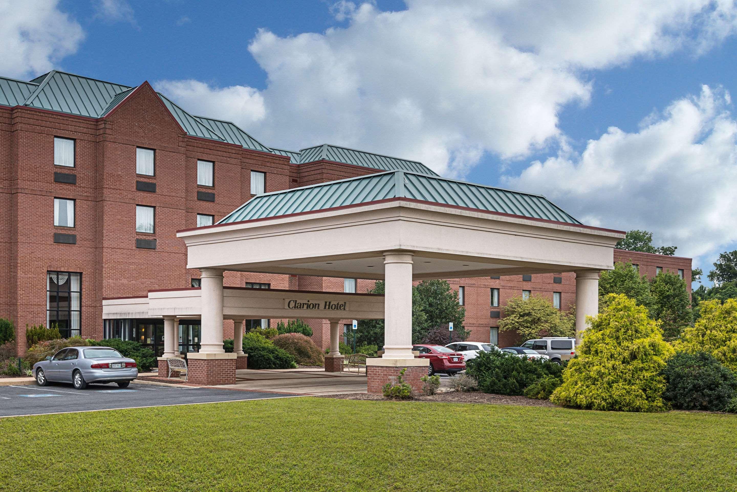 Clarion Hotel & Conference Center Shepherdstown Exterior photo