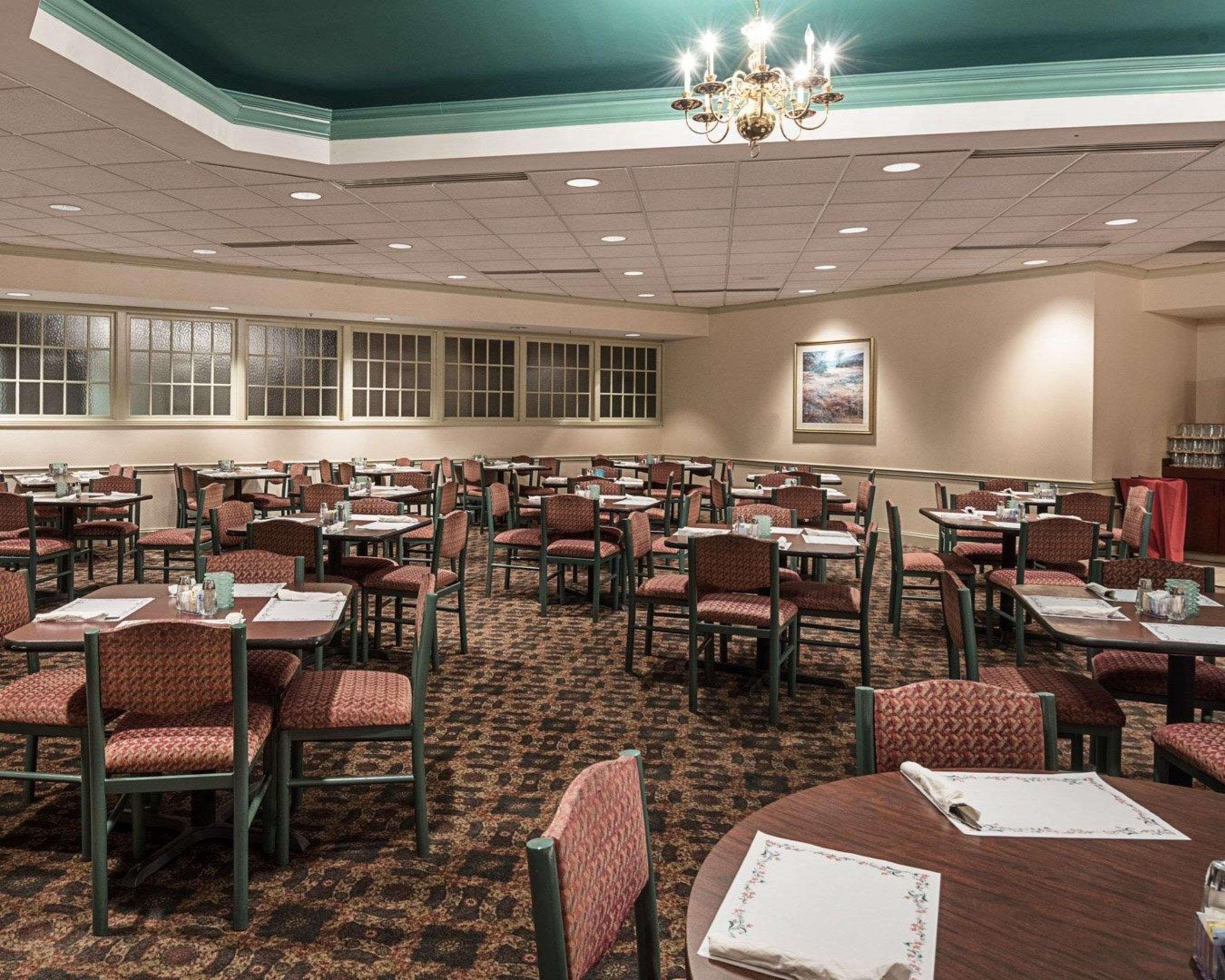 Clarion Hotel & Conference Center Shepherdstown Exterior photo