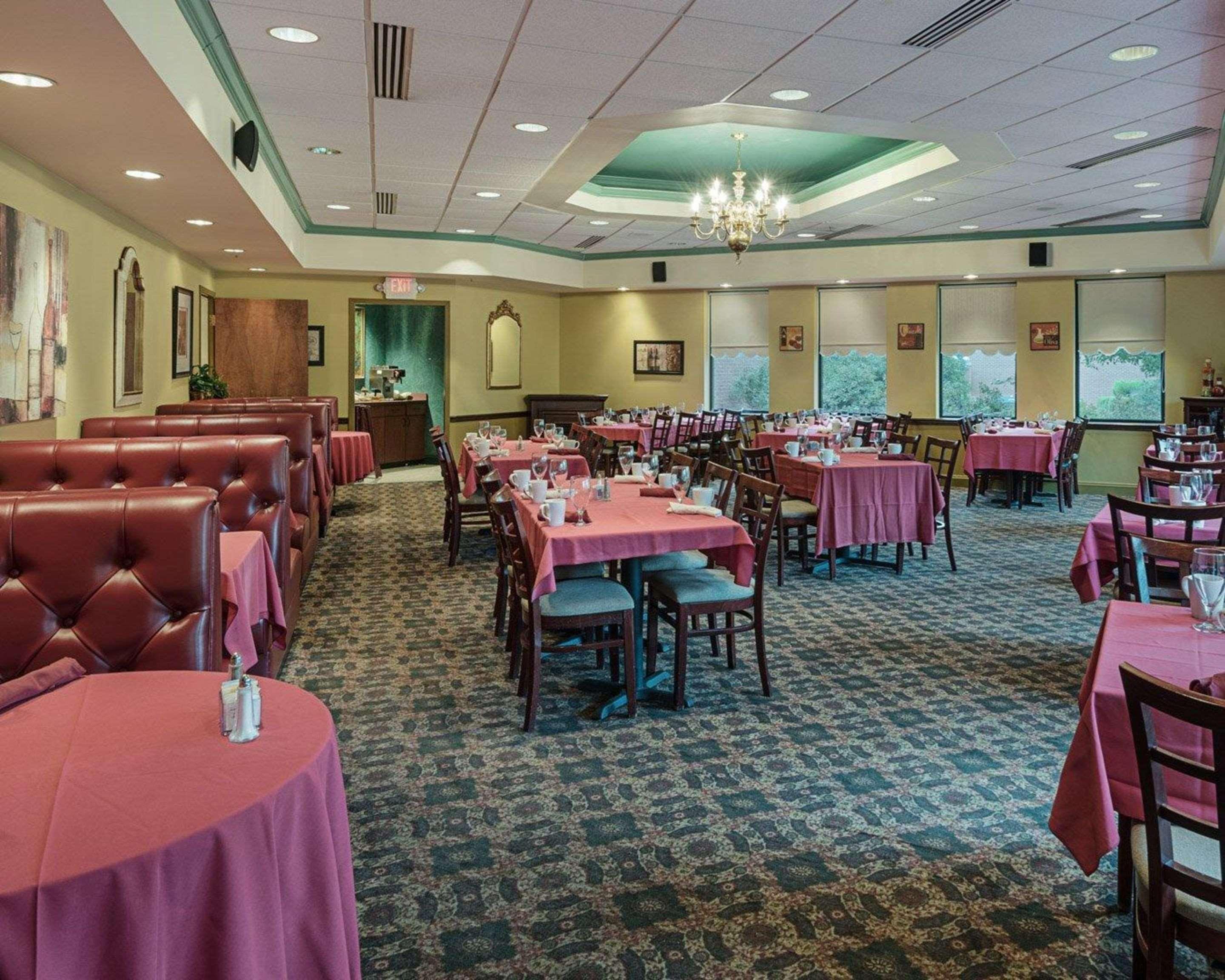 Clarion Hotel & Conference Center Shepherdstown Exterior photo