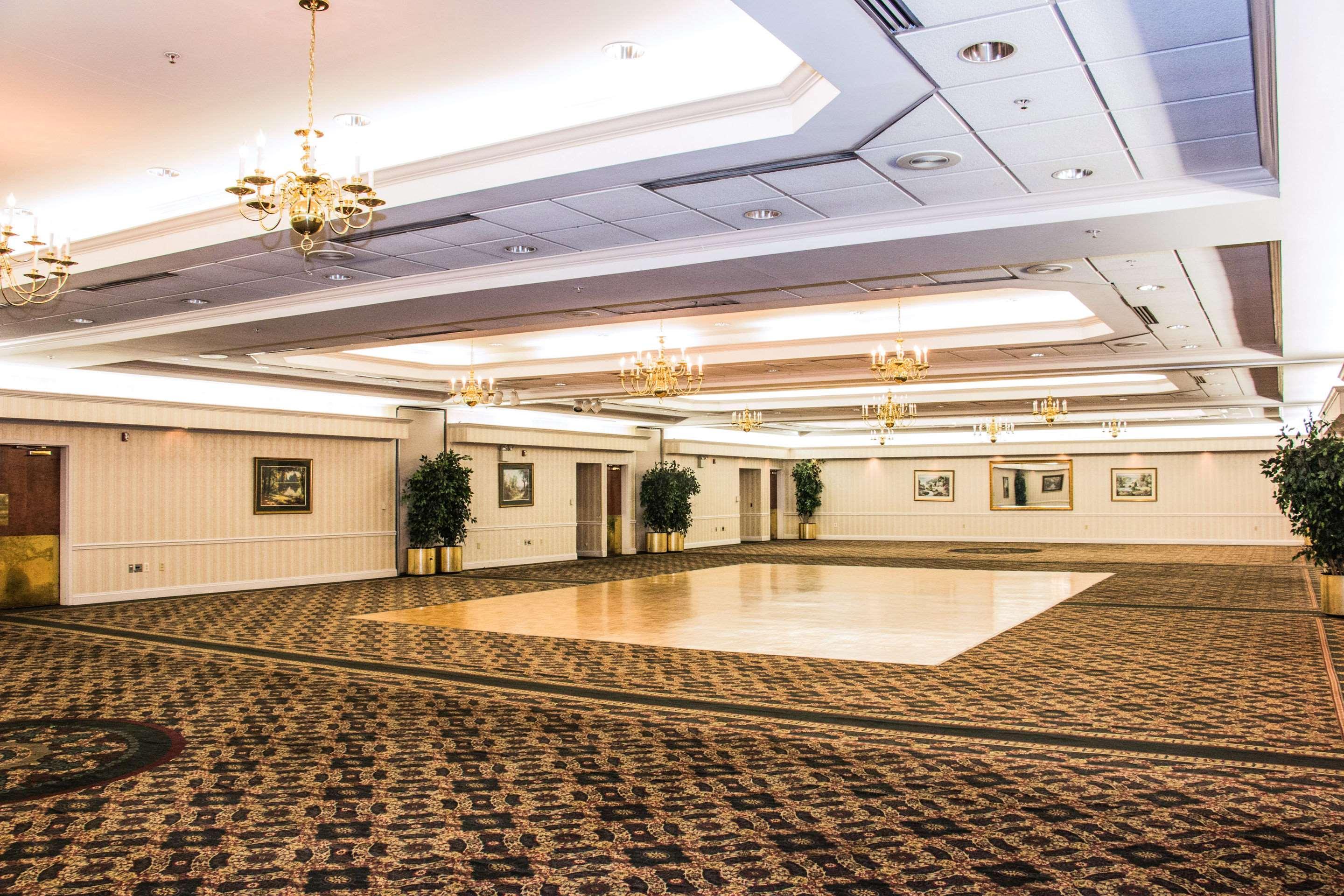 Clarion Hotel & Conference Center Shepherdstown Exterior photo