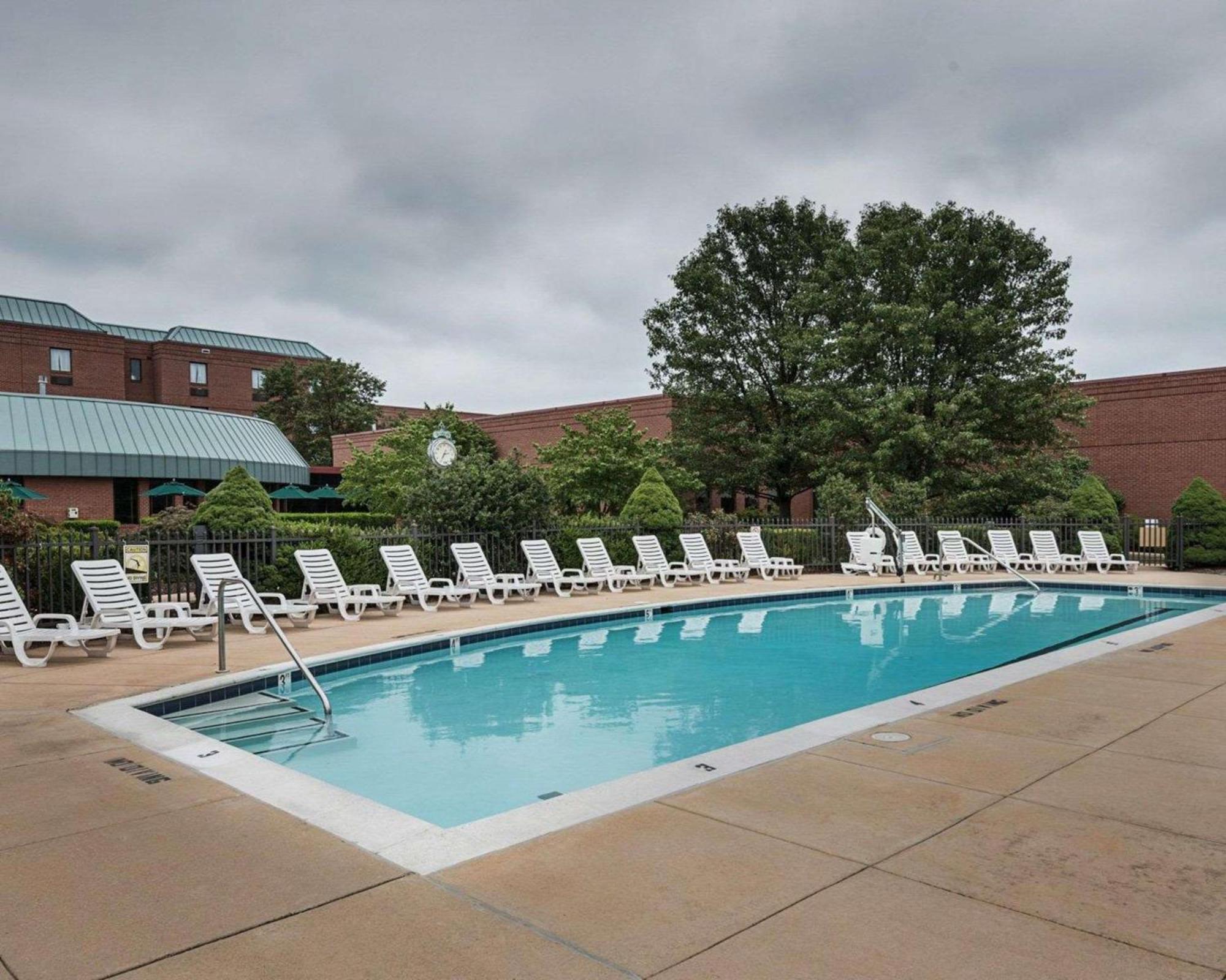 Clarion Hotel & Conference Center Shepherdstown Exterior photo