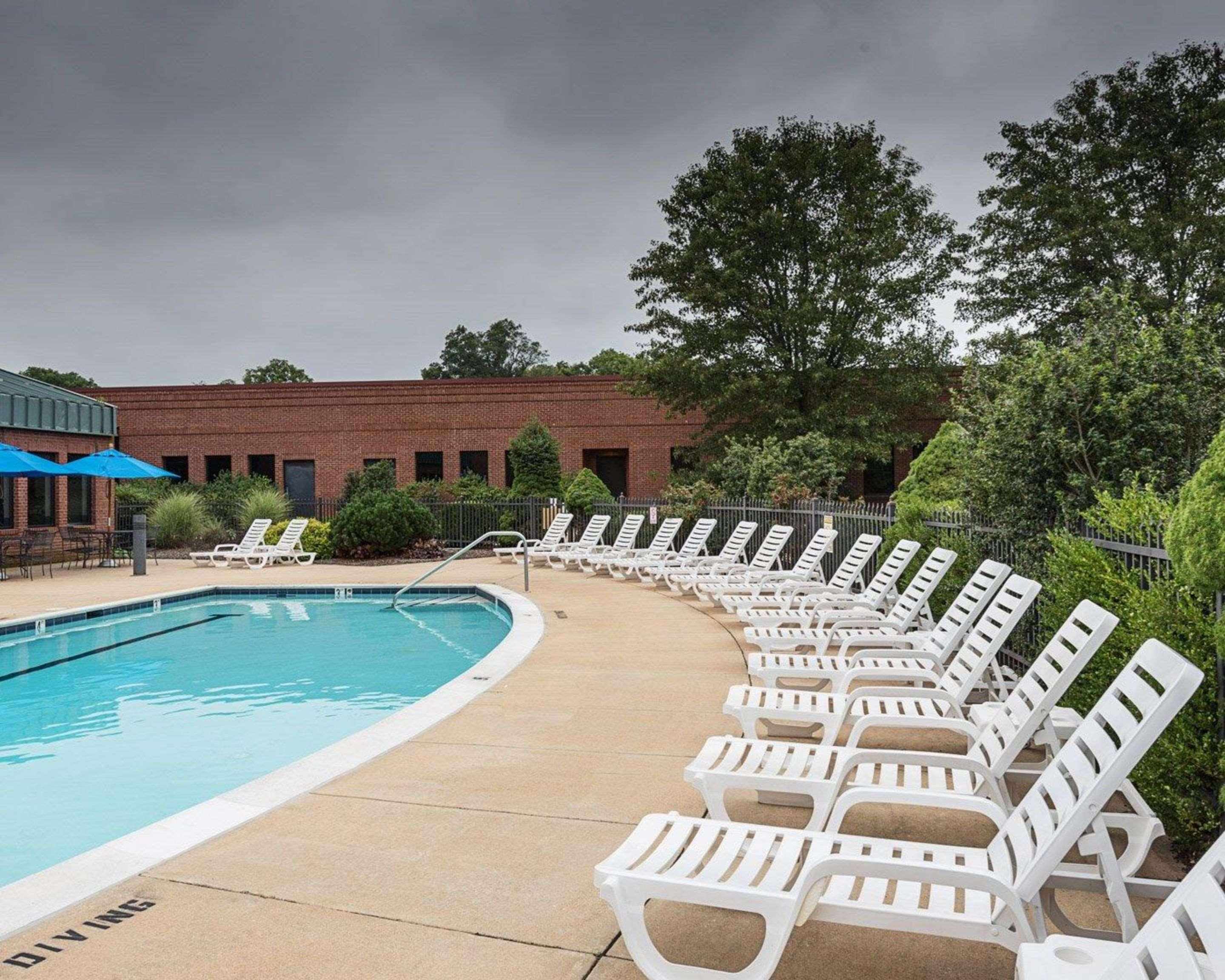 Clarion Hotel & Conference Center Shepherdstown Exterior photo