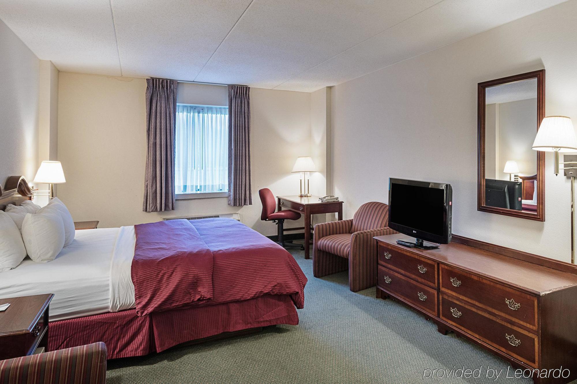 Clarion Hotel & Conference Center Shepherdstown Exterior photo