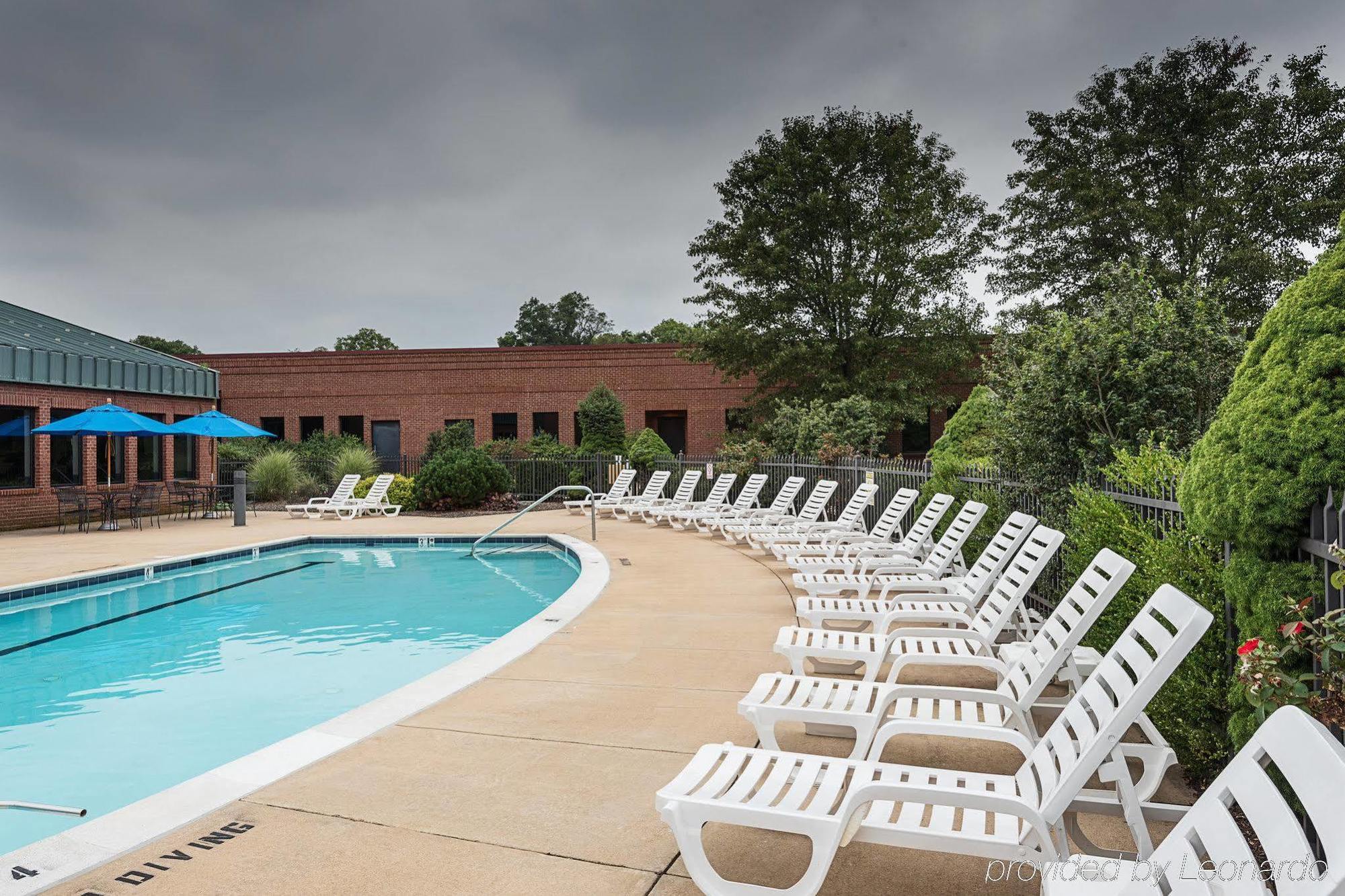 Clarion Hotel & Conference Center Shepherdstown Exterior photo