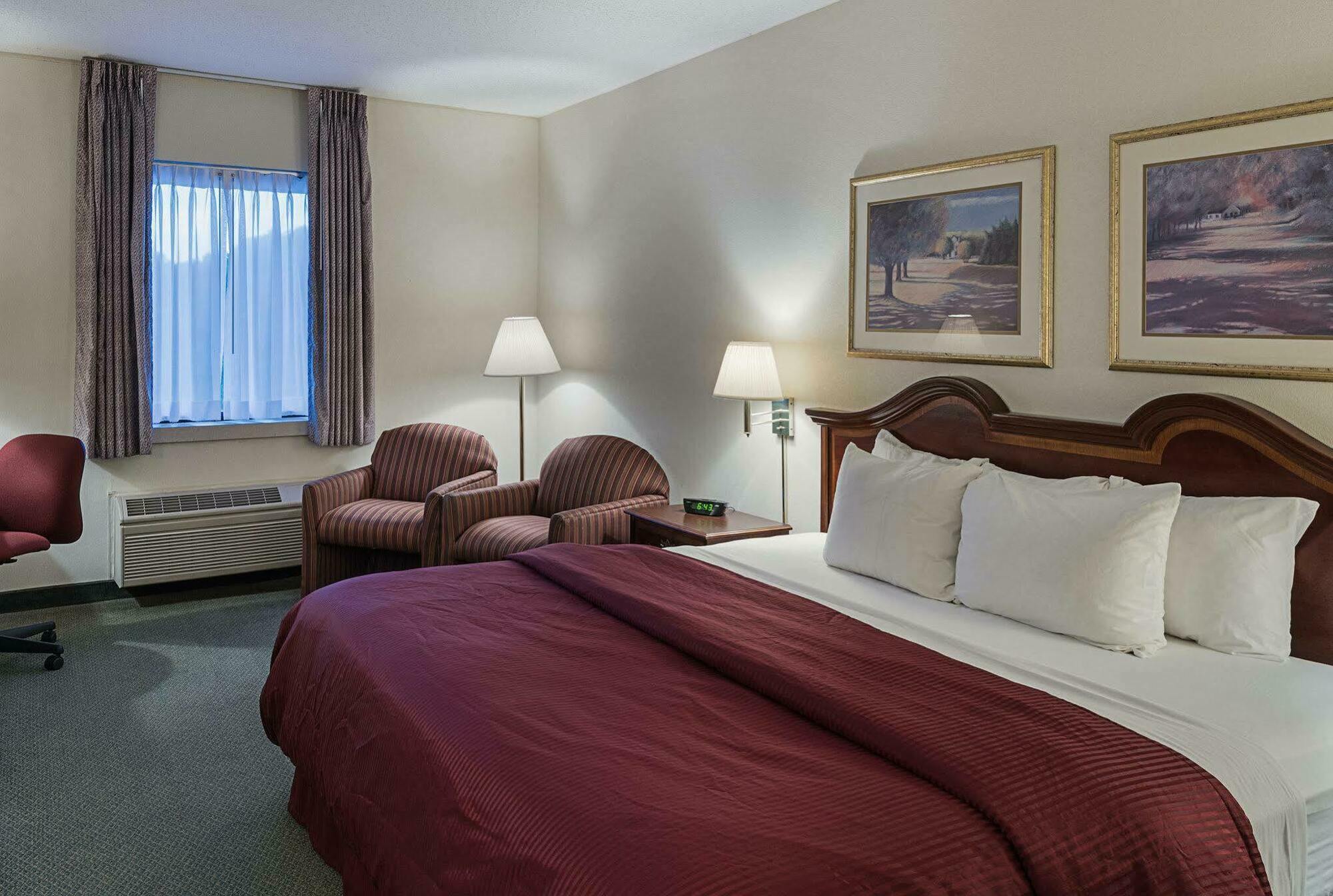 Clarion Hotel & Conference Center Shepherdstown Exterior photo