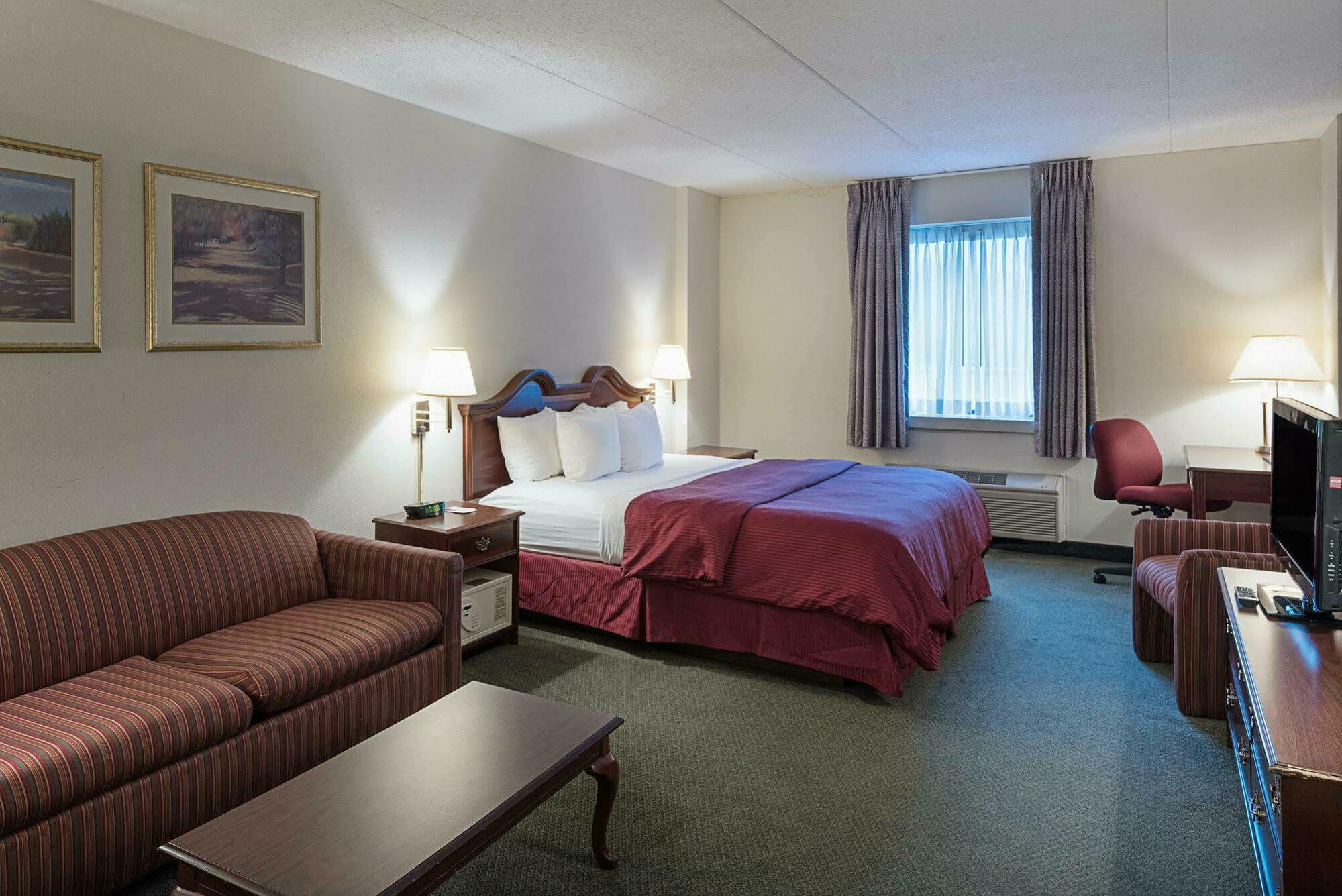 Clarion Hotel & Conference Center Shepherdstown Exterior photo